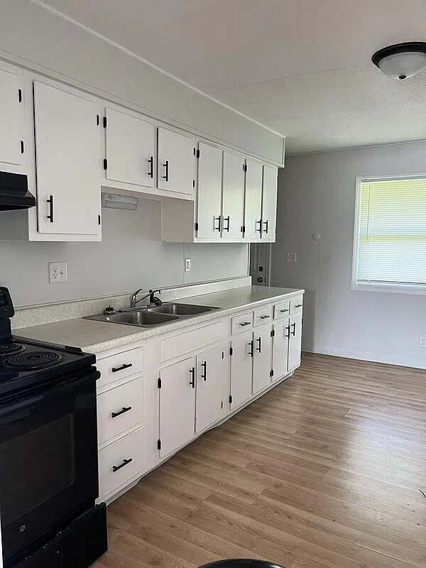 2 bed, 1.0 bath, 841 sqft, $800 — Photo 1