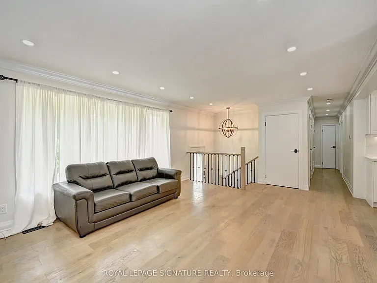 240 Stonybrook Dr — Photo 13