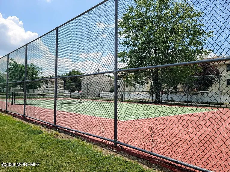 215 Clubhouse Dr — Photo 24