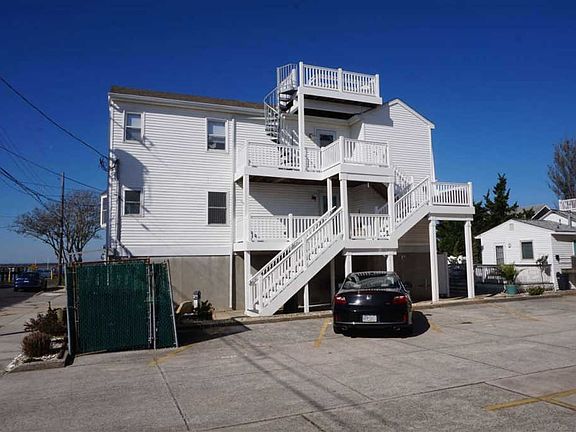 3rd image of 225 87th St #2