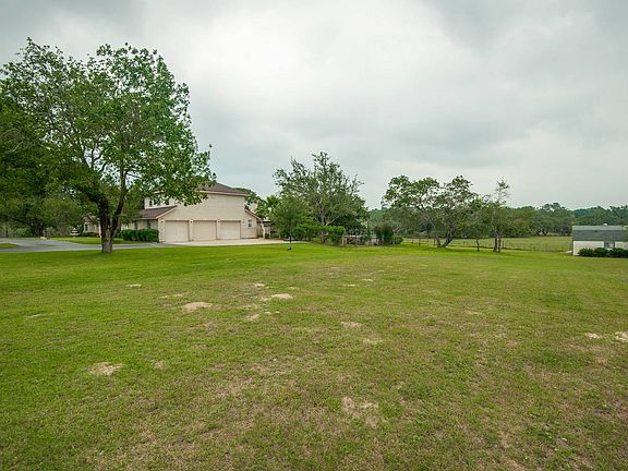 3rd image of 236 Fawn Ln