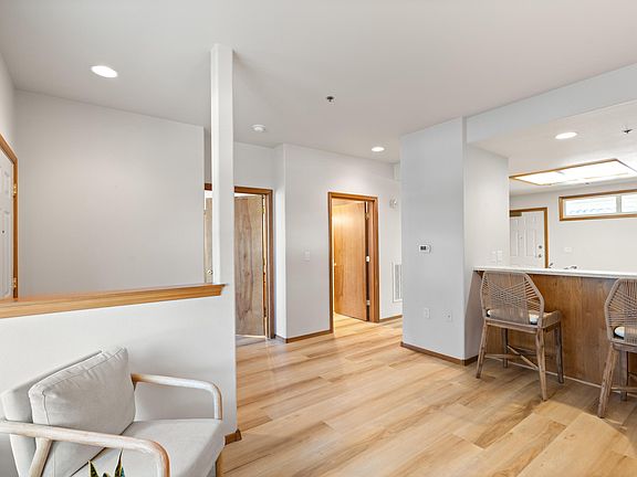 4th image of 851 Pavilion Pl