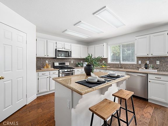 4th image of 33751 Abbey Rd