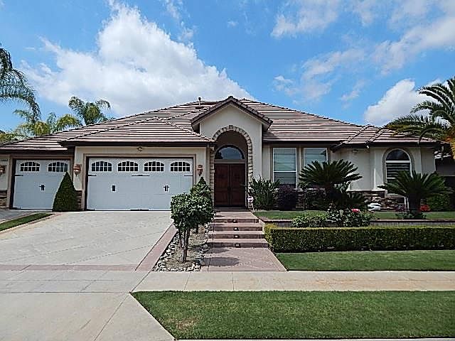 2nd image of 2098 E Royal Dornoch Ave