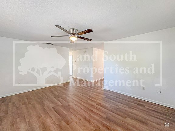4th image of 1132 W Walnut St