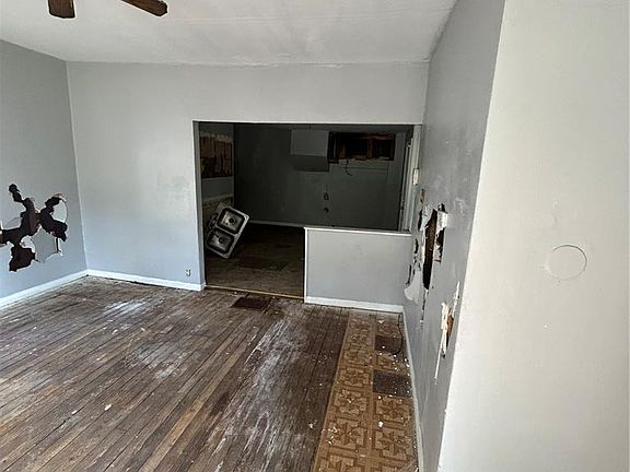 5th image of 2126 Erick Ave