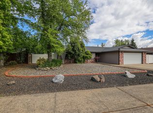 452 Woodhill Dr, Redding, CA 96003