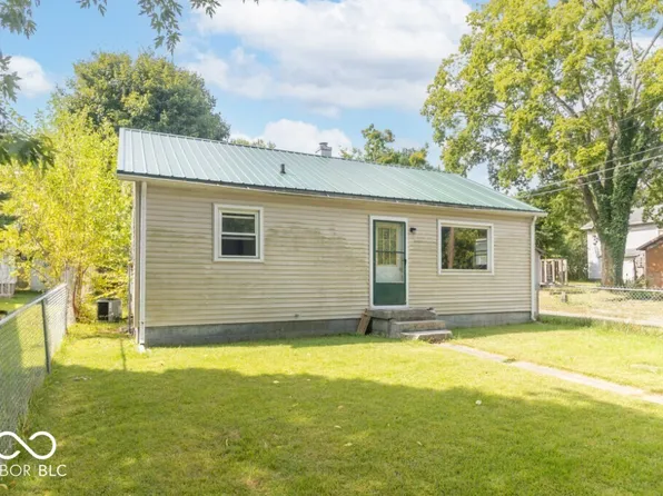 1321 Woodward Ave, New Castle, IN 47362