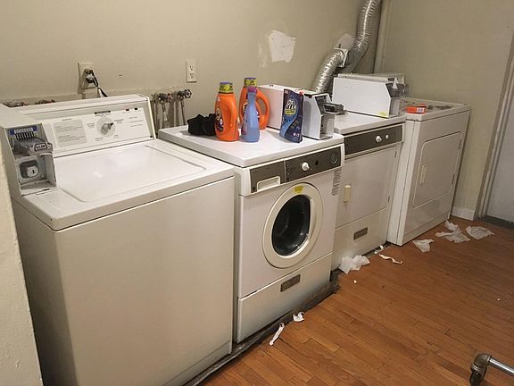 4th image of 9 Bowdoin St