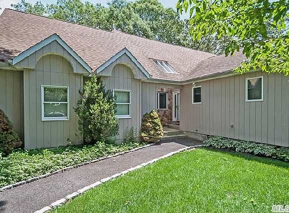 2nd image of 19 Jenna Ct