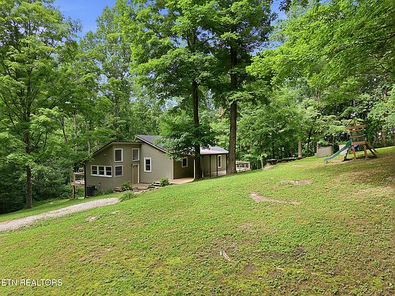 5th image of 220 Easterly Cir