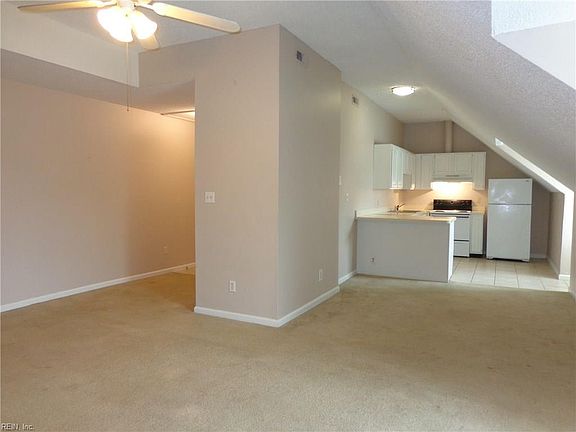 2nd image of 407 Fairfax Ave APT 301