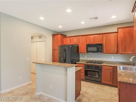 5th image of 9759 Twin Ponds Ct