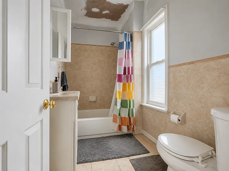27 Franklin Ave — Photo 6