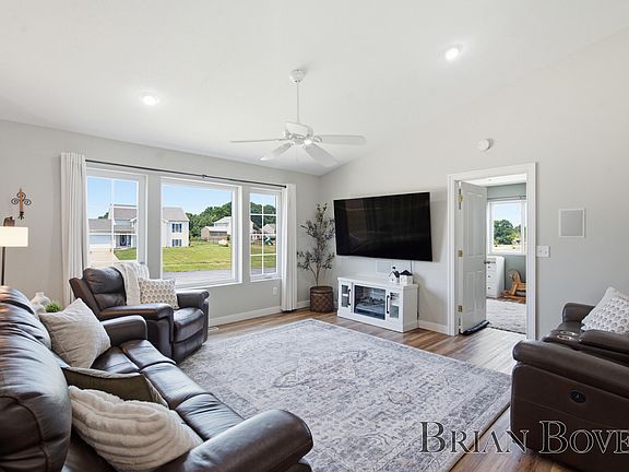 4th image of 13346 Sunset View Dr NE