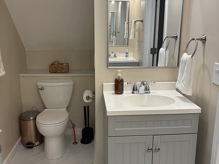514 E 32nd St #1 — Photo 8
