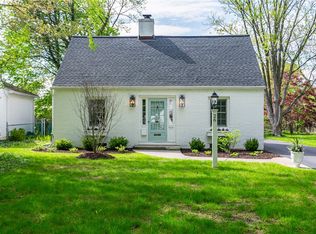 26 Village Ln, Rochester, NY 14610