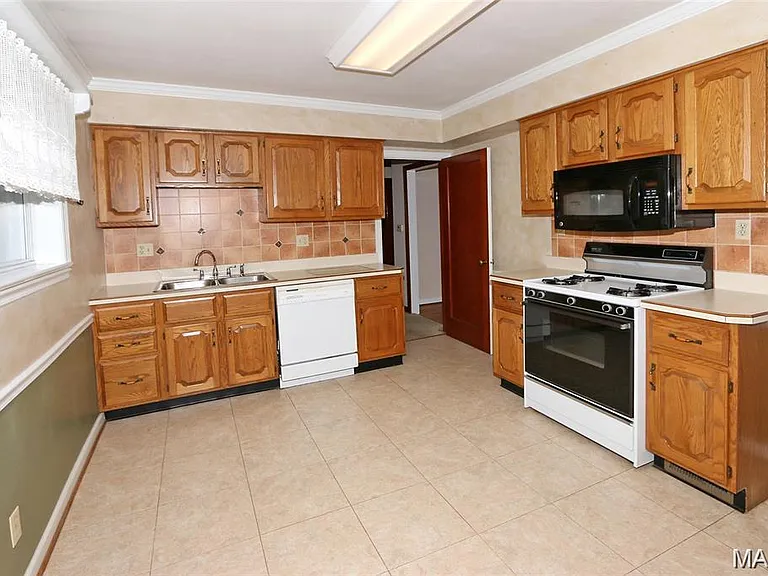 10501 Saint Michael Ln — Photo 10