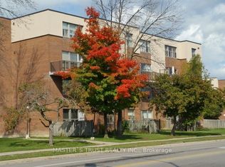 1055 Forestwood Dr #214, Mississauga, ON L5C2T8