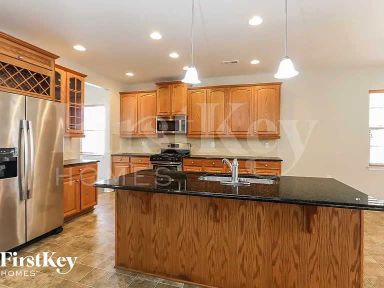 1376 Bottle Brush Ln — Photo 5