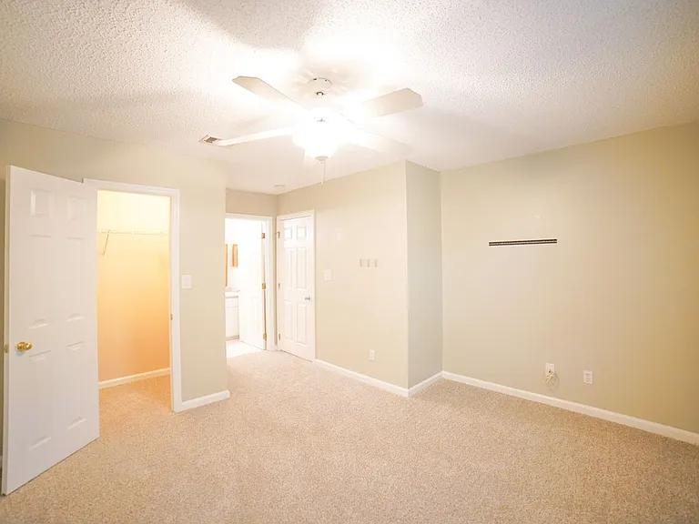 1100 Green Tree Ct #F — Photo 16