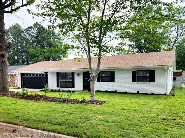 7911 Clover Dr, Fort Smith, AR 72908