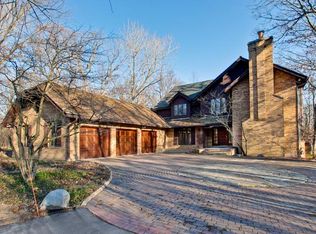 723 Kendler Ct, Lake Forest, IL 60045