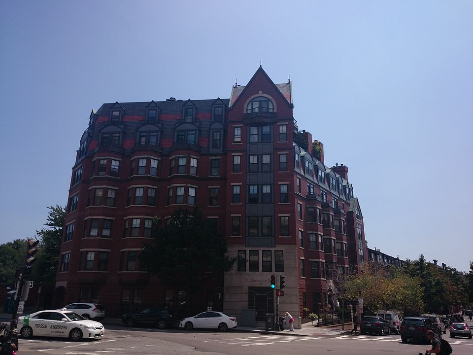 2nd image of 75 Clarendon St #33