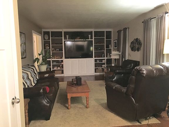 4th image of 30415 Lantern Ln