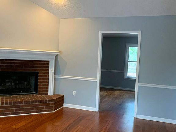 4th image of 670 Tara Ln