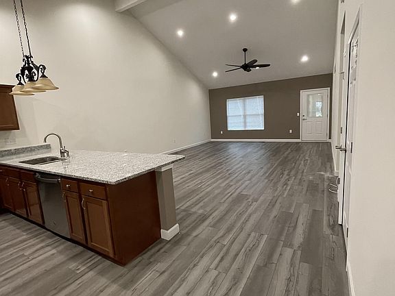 5th image of 300 Reagan Dr #15544956