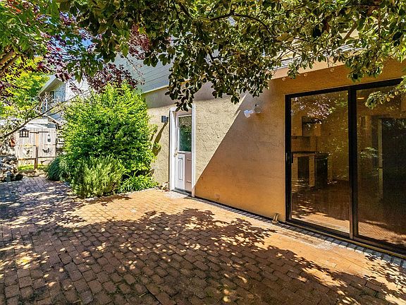 2nd image of 528 Laurel Court