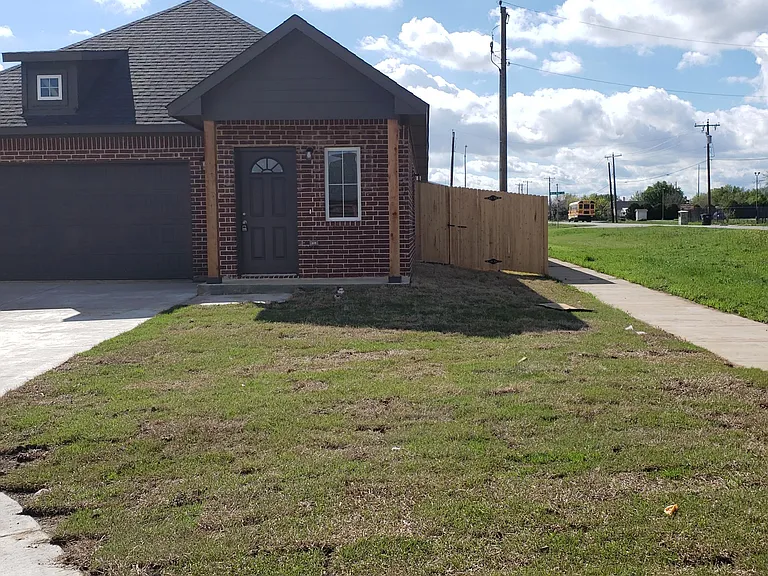 10501 Cedar Ct — Photo 4