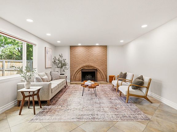 5th image of 533 N Wexford Cir