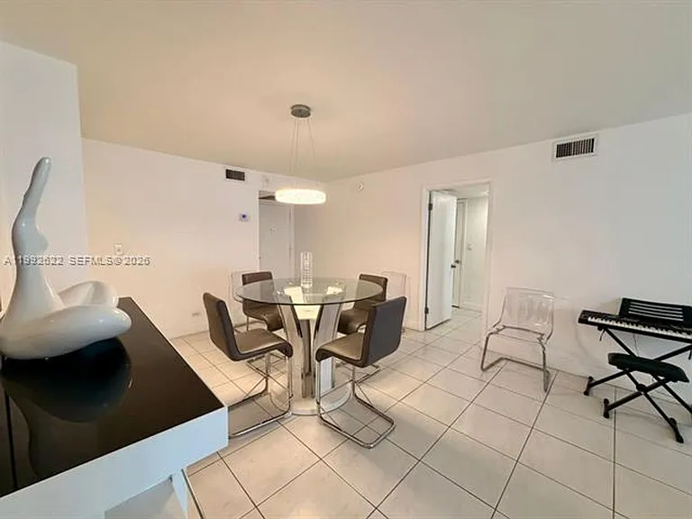 6039 Collins Ave #1506 — Photo 6