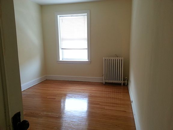 2nd image of 7369 N Damen Ave APT A1