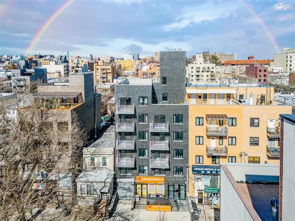 941 57th St #2C, Brooklyn, NY 11219