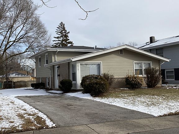 2nd image of 16949 Old Elm Dr