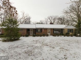 8603 Forest St, Annandale, VA 22003