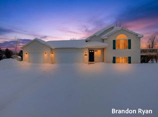 2050 Stag Ct NE, Cedar Springs, MI 49319