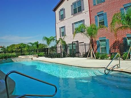 5th image of 12400 Castlebridge Dr Unit 200