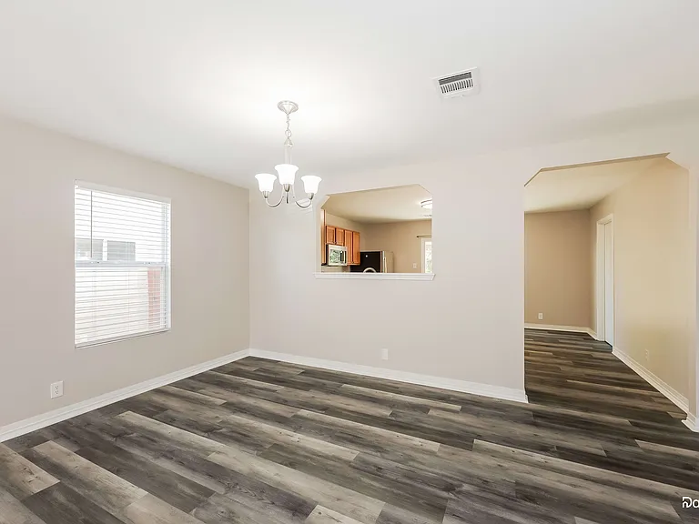 307 Mallow Grv — Photo 9