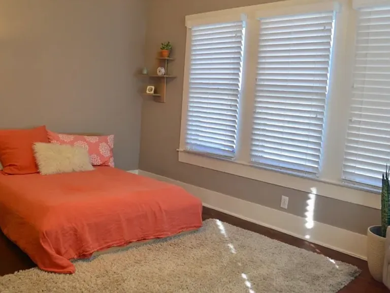 1118 W Mistletoe Ave — Photo 5