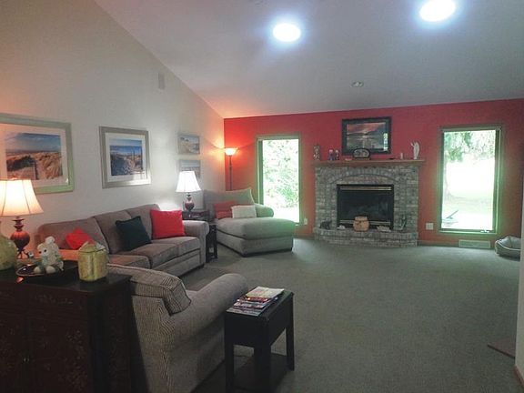 2nd image of 5721 Sherwood Dr