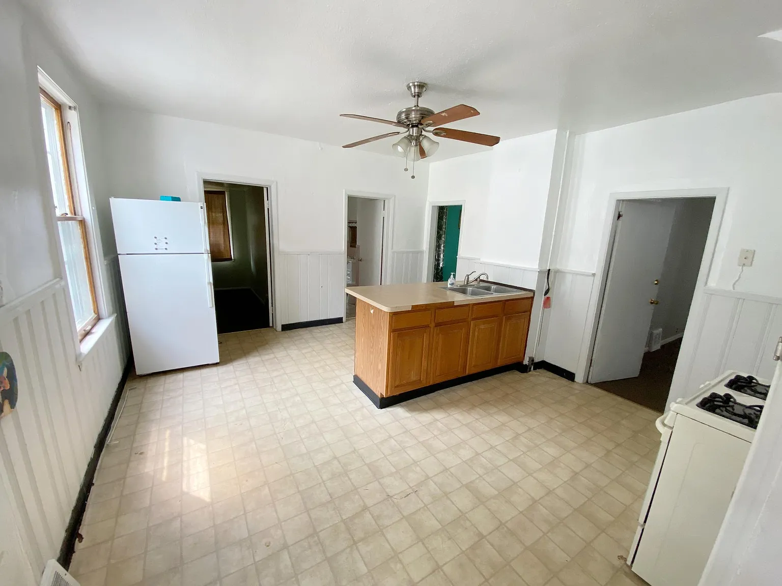 2 bed, 1630 sqft, $1,500 — Photo 2