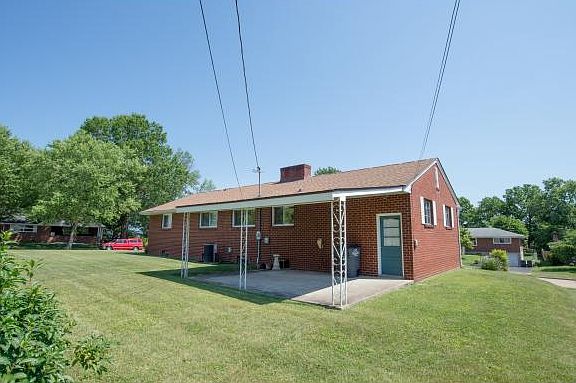 3rd image of 901 Fairmont Ave