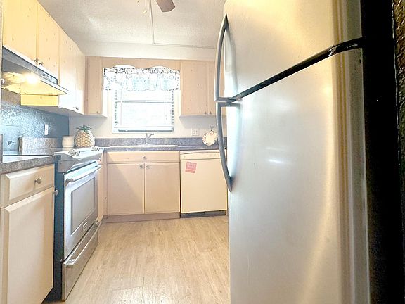 4th image of 11477 NW 39th Court #104