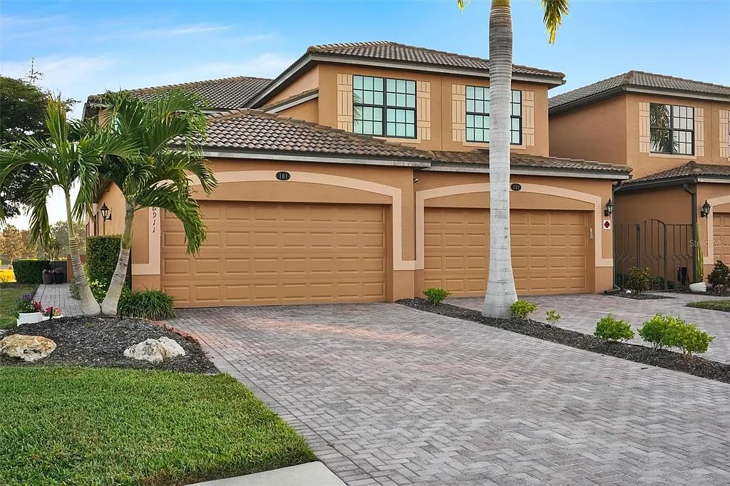 3 bed, 2.0 bath, 2108 sqft, $5,500 — Photo 3