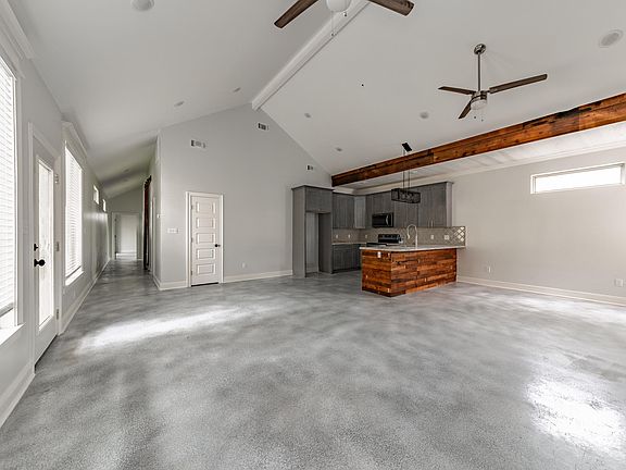3rd image of 114 Darteze Dr