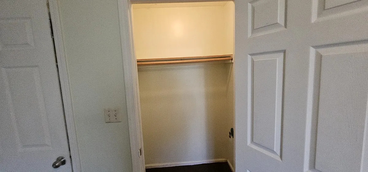 Building Photo - 290 Jelliff Ave #1
